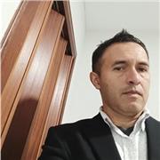 Persistente, aplicado al conocimiento , paciente, entusiasta y empático